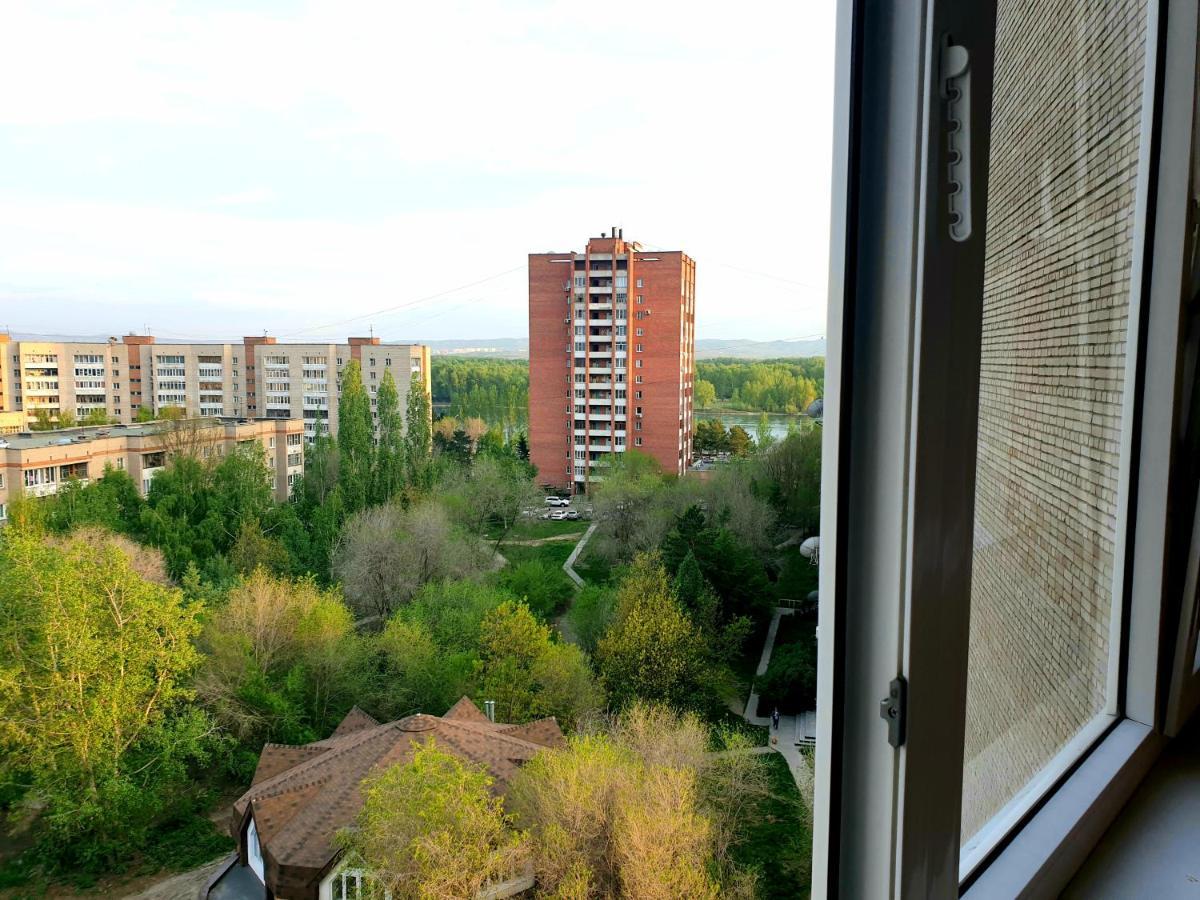 Apartment На Стрелке С Красивым Видом На Иртыш Öskemen Buitenkant foto